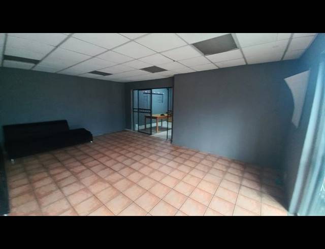 BUSINESS PROPERTY TO RENT IN CLAREMONT